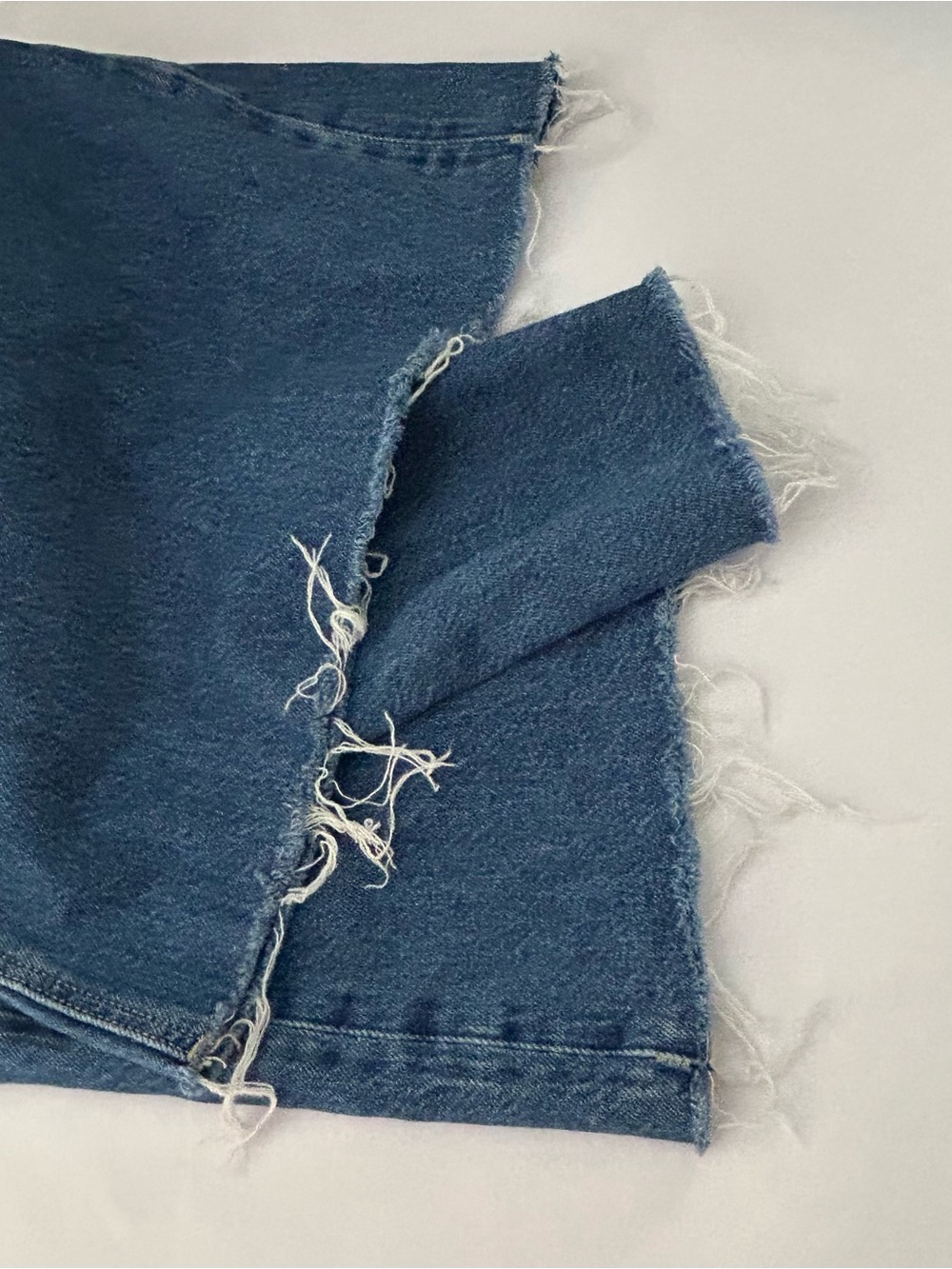 American Eagle Low‎ Rise Baggy Flare Jeans Womens 18R  Raw Hem Whiskered Denim - Picture 6 of 16